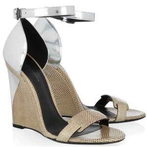 🛍 Bottega Veneta Karung and Metalic Silver Sandal